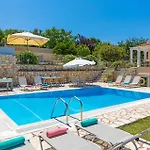 Villa Ftelias By *
